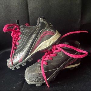 Used Pink and Black Rawlings Toddler Girls Baseball Cleats Size 8